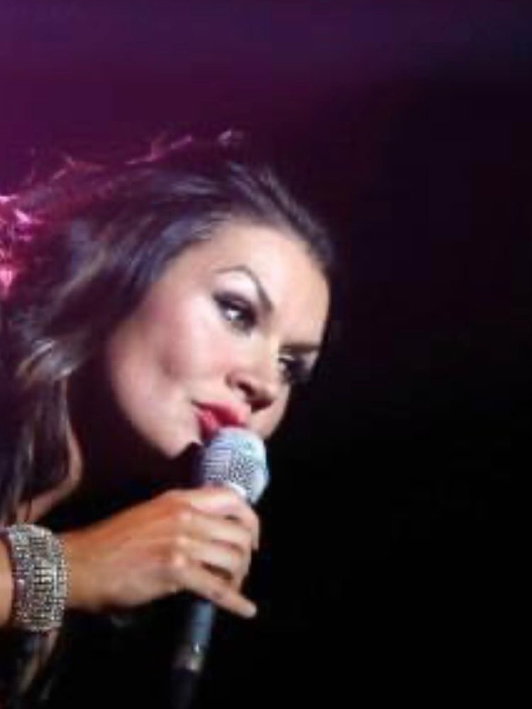 Summer Sunday Live Music Sessions at the Hill with Anna Reay