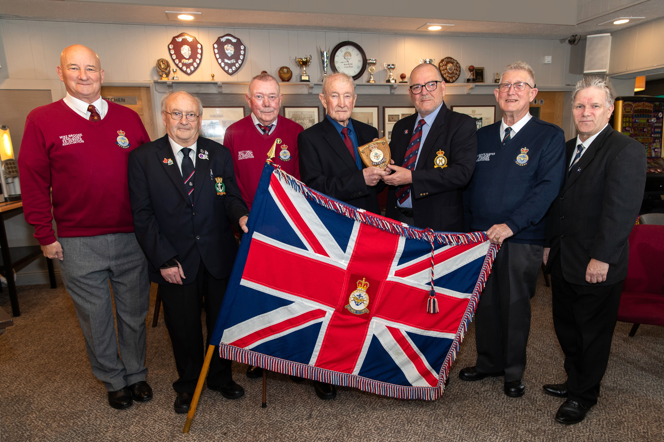 UK Veterans One Voice present plaque to Benwell Hill